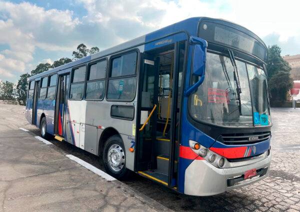 Urbano Caio Apache Vip Mercedes-Benz OF1721